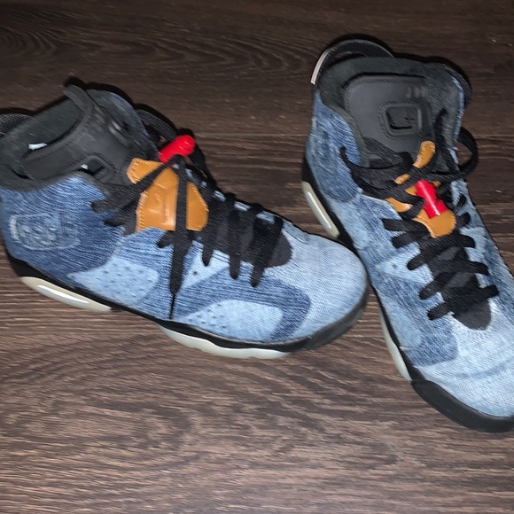 Air Jordan 6 Retro - Picture 2 of 7